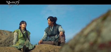 ~ чжи су и ким со хен на съёмках дорамы река, где восходит луна ~. Ji-soo becomes Kim So-hyun's general in new teaser for River Where the Moon Rises » Dramabeans ...