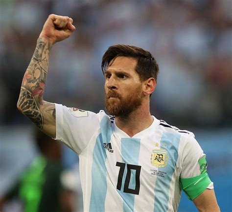 Foto Messi Lionel Messi Fans Vote Argentine The Greatest Player In