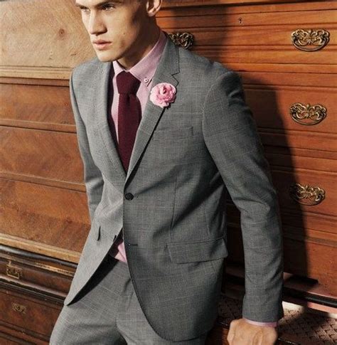 Finding a correct color combination is one of the most important steps in designing a stylish and holistic look. Men's Suit Color Combinations with Shirt and Tie - Suits ...