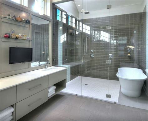Jacuzzi tubs are popular worldwide, especially in modern homes. Pin by Jennifer Brumley on Renovations | Bathroom tub ...