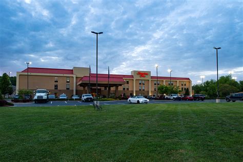 Hampton Inn Wytheville, 950 Peppers Ferry Rd, Wytheville, VA, Hotels