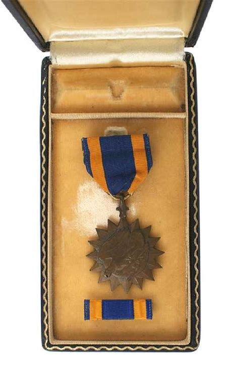 Us Wwii Cased Air Medal