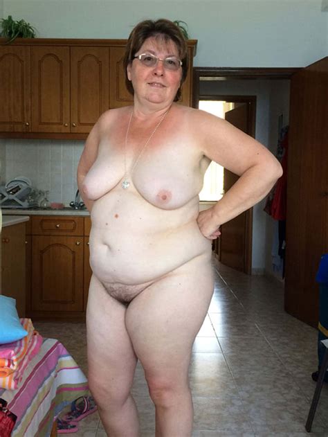 Bbw Chubby Mature Posing Nude Maturewomennudepics Com