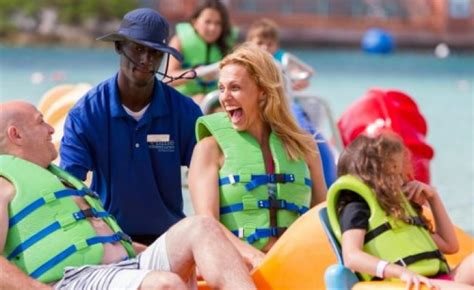 Check spelling or type a new query. Las lujosas vacaciones de Campi y Denise Dumas en las ...
