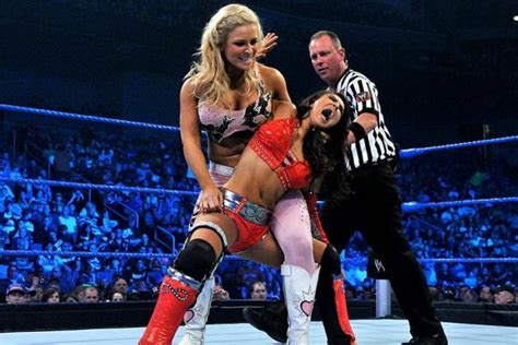 Wwe Smackdown Natalya Vs Layla Shows Potential For Stagnant Divas
