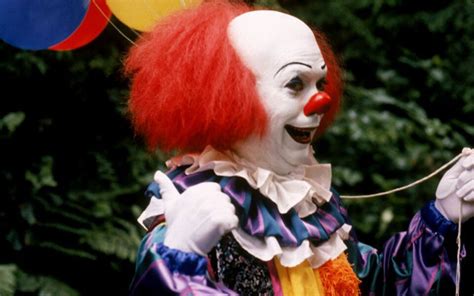 Stephen Kings It Why Pennywise The Clown Is So Scary