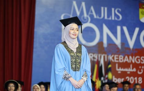 Jika ibu bapa kerap membandingkan kebolehan anak dengan hanya satu tanda aras sahaja, maka anak berpotensi untuk menyimpan sahaja bakat lain yang dimilikinya. Tidak Mengalah Demi Balas Jasa Ibu Bapa • UKM News Portal
