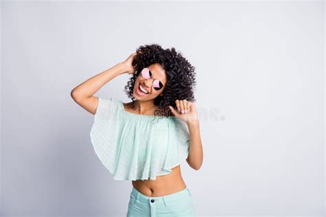 Photo Portrait Of Cheerful Mulatto Brunette Girl Curly Hair In Sunglass Dancing In Summer