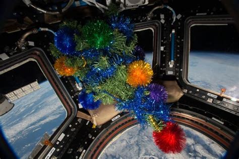 Christmas Eve Nasa Astronauts Wish Peace And Love From Space On