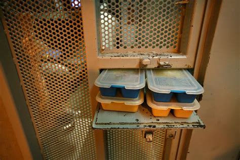 You Dont Have To Be Jewish To Love A Kosher Prison Meal The New York