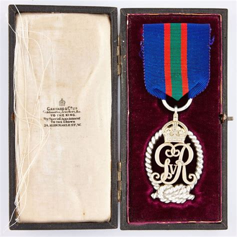 Royal Naval Vrd Decoration With Case 1927 Medals Badges Insignia