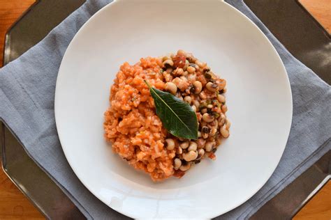 Add the garlic and continue to cook until garlic is tender. Hoppin' John Risotto - VeryVera | Recipe | Risotto, Hoppin ...