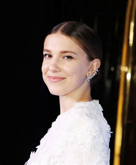 Millie bobby brown's mane man adir abergel tells us weekly how he styled the actress' short hair into an updo for the l.a. Millie Bobby Brown - "Godzilla II - Roi des Monstres ...