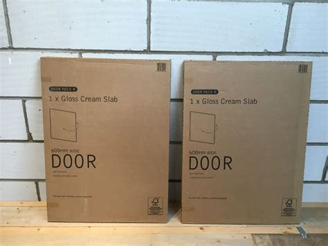 Spruce up your kitchen with a new set of cabinet doors and make the most of your space with our range of kitchen storage. B&Q IT Kitchen Cabinet Doors - Santini Gloss Cream Slab - Full Height 600mm Wide - NEW | in ...