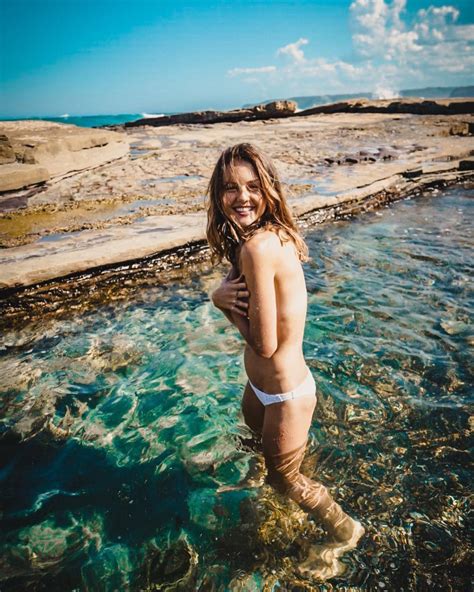 Isabelle Cornish Sexy Topless Photos Thefappening
