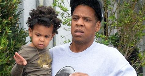 Dailybuzzch Beyonce Jay Zs Hair Care For Blue Ivy Sparks Comb Her