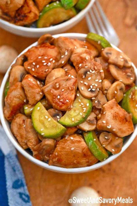 Instructions pour 1/2 cup of pineapple juice into crockpot {from can of pineapple chunks}. Panda Express Mushroom Chicken (Copycat) - Sweet and ...