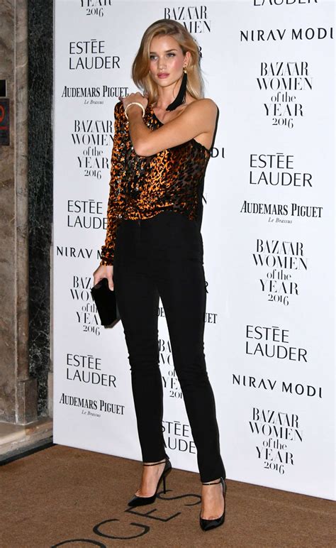 Rosie Huntington Whiteley Harpers Bazaar Women Of The Year Awards 01