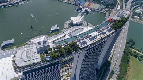 The marina bay sands (abbreviation: Het mooiste 'infinity pool' ter wereld is in Singapore