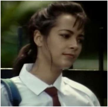 Julia rais is an actress, known for hati bukan kristal (1990), mira edora (1990) and suci dalam debu (1992). gainideripp - Tetek julia rais