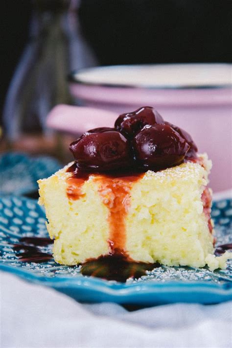 Wer am liebsten gleich zum dessert übergeht, wird zwischen unseren torten, tiramisu und energyballs glücklich. Vanille-Grießauflauf mit Kirschkompott | Oats and Crumbs ...
