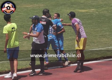 Su escudo consta de un escusón con la palabra o'higgins en su parte superior. San Marcos de Arica vs Ñublense