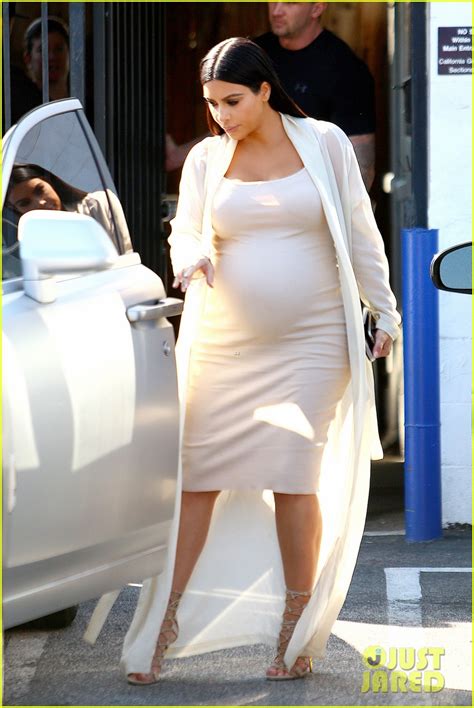 Photo Pregnant Kim Kardashian Displays Baby Bump In Another Form