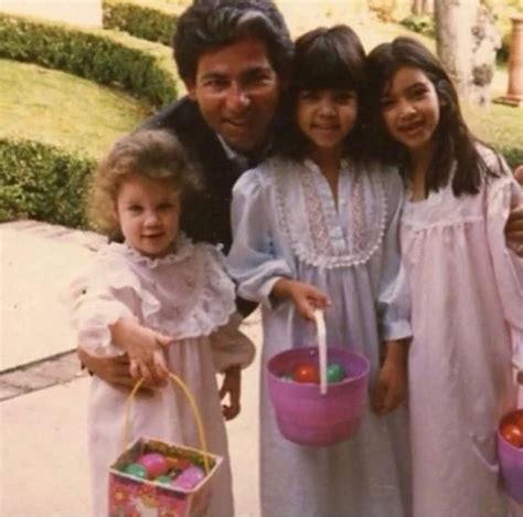 Who Was Robert Kardashian Sr 7 Things To Know About Kris Jenners Ex Husband And Kim Khloé