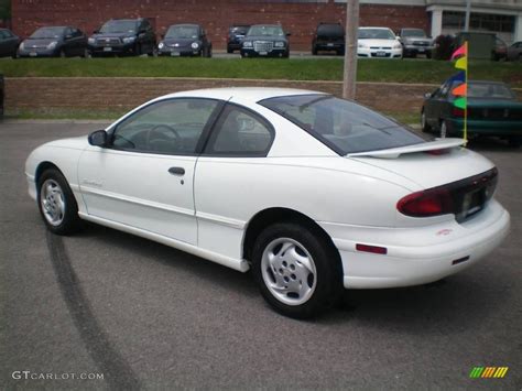 1998 Bright White Pontiac Sunfire Se Coupe 11972782 Photo 9