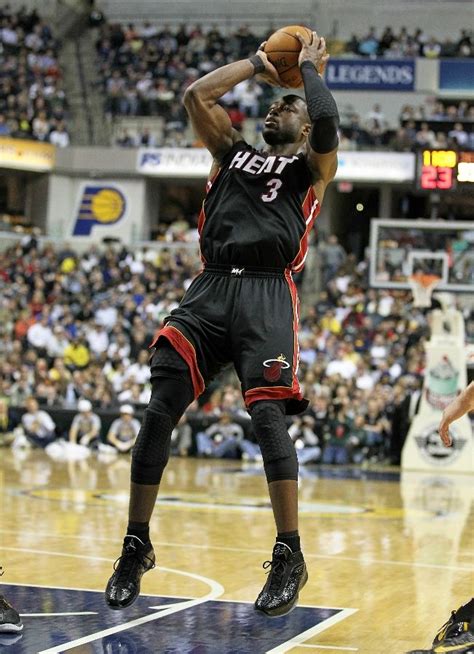 Sneaker Watch Dwyane Wade Throws Touchdown Pass To Lebron Sole Collector