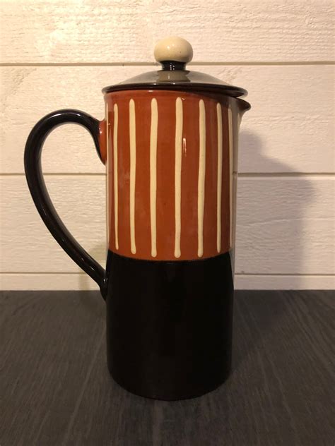 Hämta inspiration och kunskap hos oss. Höganäs - Kanna - Keramik - Retro - Handmålad (386494013 ...