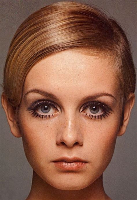 Quikhousfiddti 1960s Mod Makeup