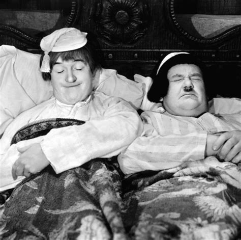 Stan Laurel Y Oliver Hardy En “fra Diávolo” 1933 Laurel And Hardy