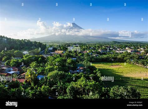 Volcano Mayon Legazpi Southern Luzon Philippines Stock Photo Alamy
