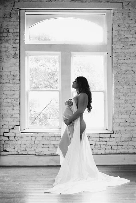 Beautiful Maternity Photoshoot Timeless Glamorous Elegant Portraits