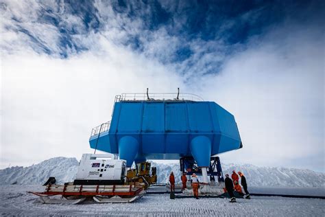 British Science Base In The Antarctic Is Moved 14 Miles In Stunning