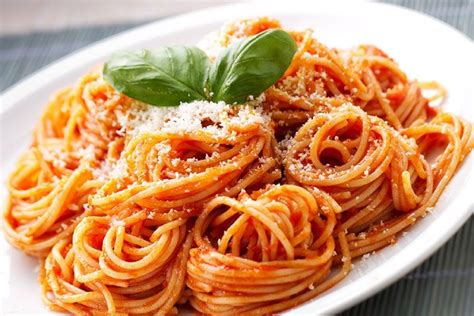 Espaguetis Con Salsa De Tomate Fresco Una Receta Sabrosa En Cocina