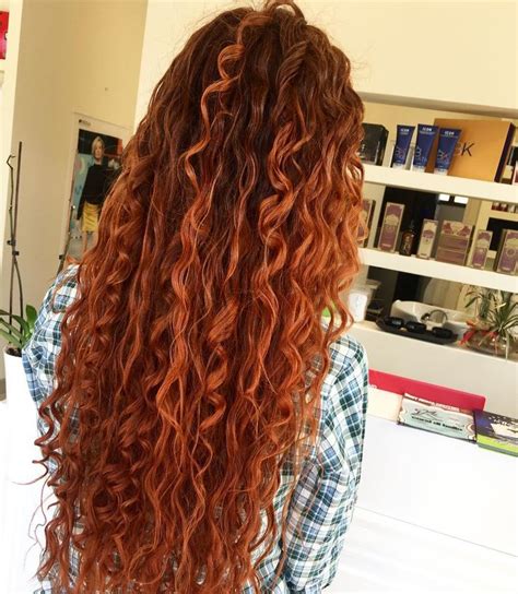 Hairstyles For Long Curly Hair 2020 With Copper Hue Curly Hair Styles Curly Hair Styles