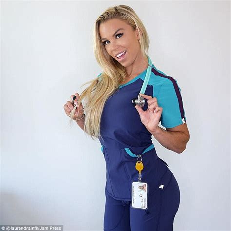 Florida Woman Lauren Drain Dubbed Worlds Hottest Nurse Daily Mail Online