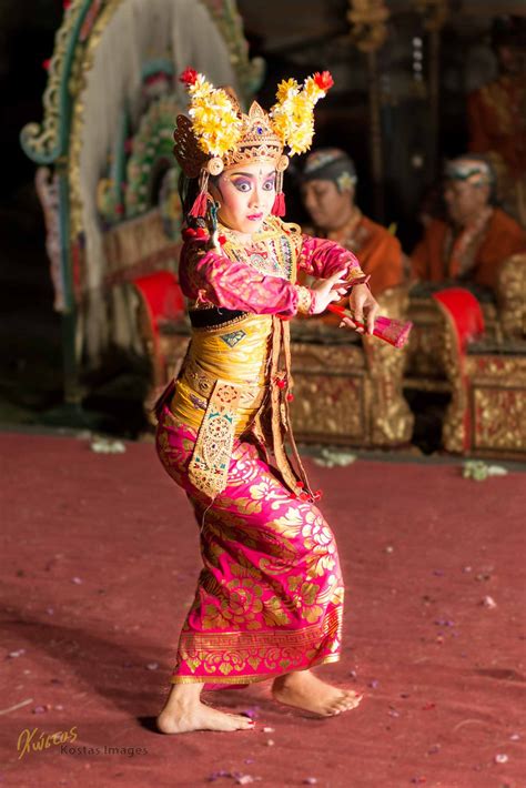 legong-dance-eyes-vietnam-costume,-dancer,-dance