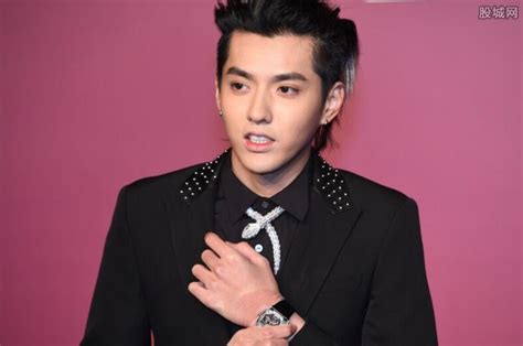Check spelling or type a new query. 吴亦凡光头原因 吴亦凡为什么剃光头？-股城热点