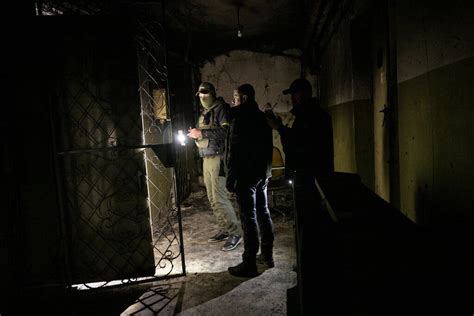 Russian Guards Beat And Tortured Kherson Prisoners Leading To Deaths The New York Times