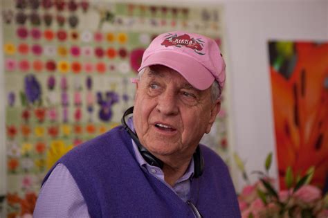 Director Garry Marshall Likes To Show Off Northwestern Fandom On Set