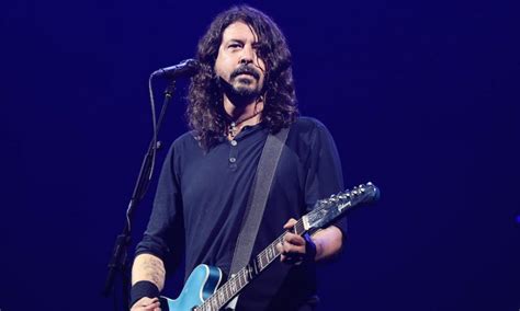 Though dave grohl was always liberal and his father a staunch conservative, it didn't cause too if you came across dave grohl's home today, you'd probably be surprised. Dave Grohl Reveals The Greatest Songwriter Of His Generation - Metalhead Zone