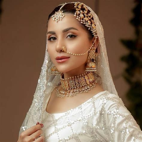 Pin By Sofiamahak On Actresses Ayeza Khan Wedding Nikah Outfit