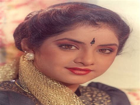 Divya Bharti Death Anniversary या अभिनेत्रीला दिव्या भारतीची डुप्लिकेट म्हणून मिळाले होते बड्या