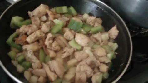 Probablemente, el muslo de pollo es la parte más deliciosa de este animal. Como cocinar una pechuga de pollo - Fajitas de pollo - YouTube