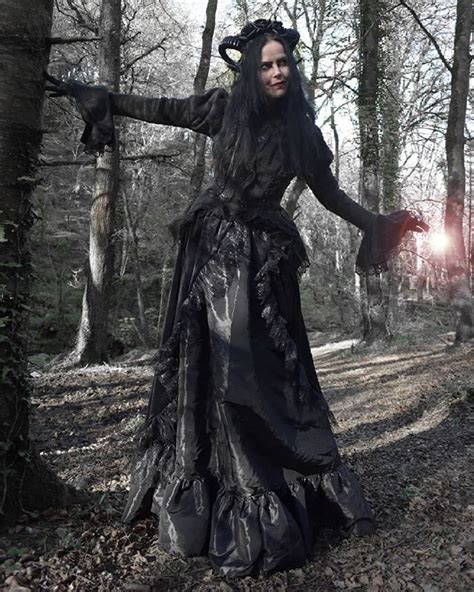 Moonmaiden Gothic Clothing Moonmaidengothicclothing • Fotos Y