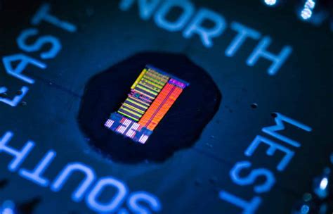 Researchers Develop A Working Light Based Microprocessor Chip Techworm