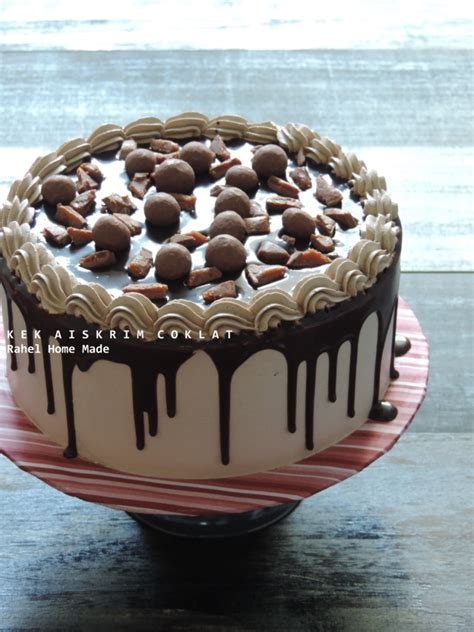 Kek coklat sekarang disadurkan dengan penambahan perasa supaya menjadi lebih enak dimakan. I Love Cake: Tempahan Kek Ais Krim Coklat